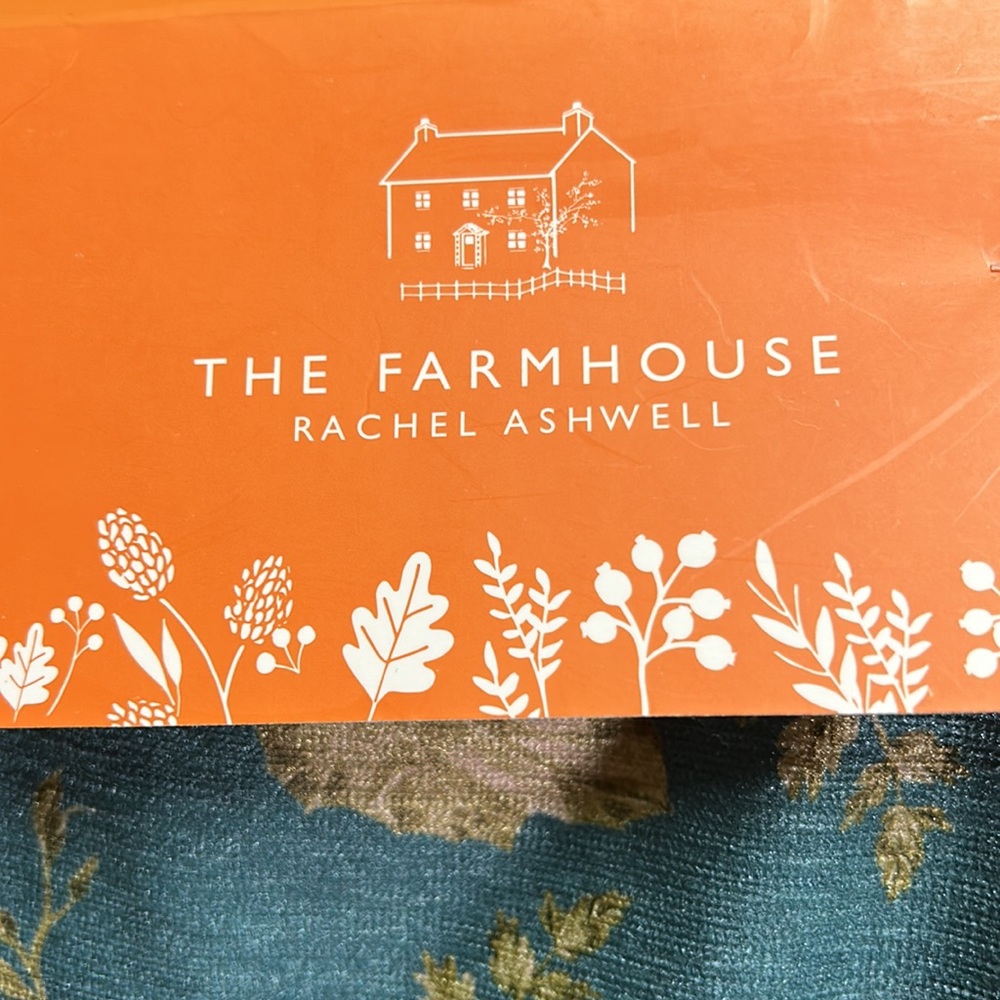 Fall Table runner - Picture 2 of 3